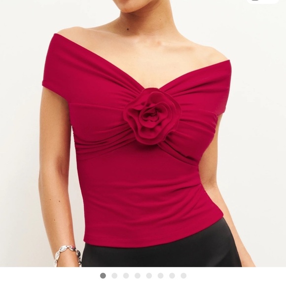 Reformation Tops - Reformation Emerald Knit Top in Red Size XS NWT